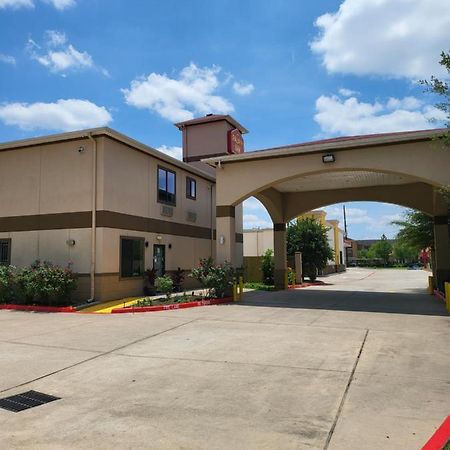 Palace Inn Sam Houston Race Park West Road Екстериор снимка