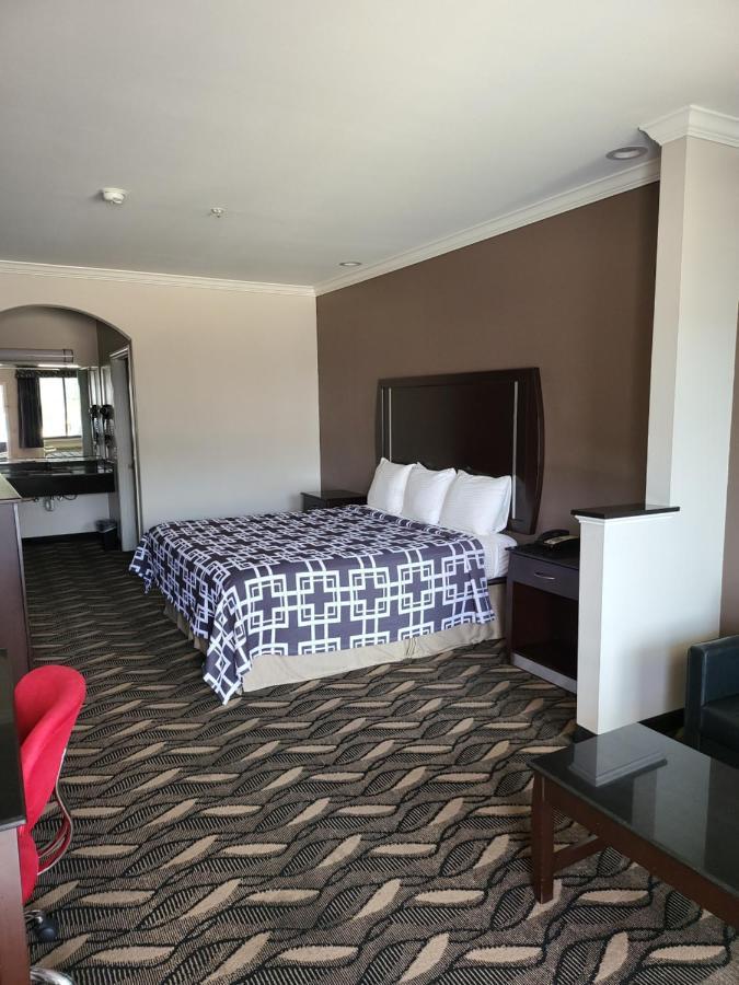 Palace Inn Sam Houston Race Park West Road Екстериор снимка