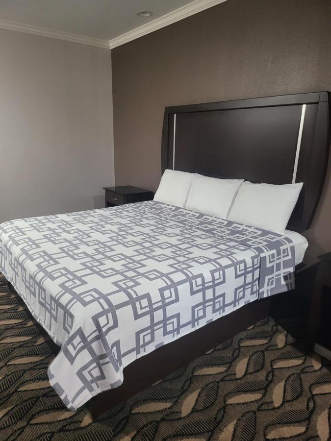 Palace Inn Sam Houston Race Park West Road Екстериор снимка